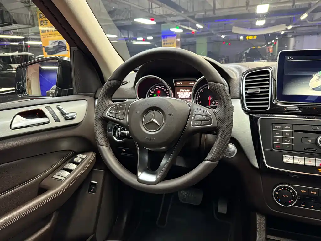 Mercedes-Benz GLE (Import) — миниатюра 19