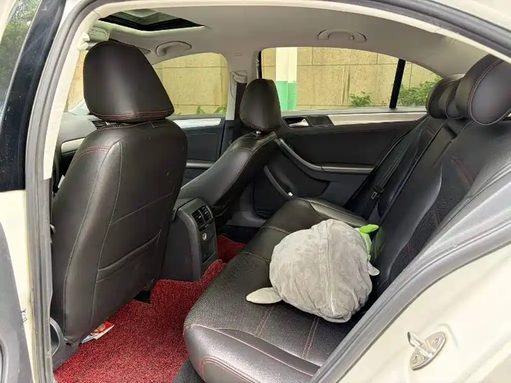 Volkswagen Sagitar — миниатюра 4