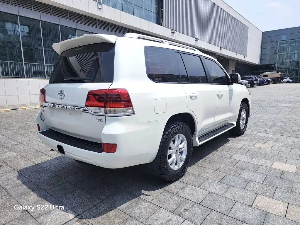 Toyota Land Cruiser — миниатюра 7