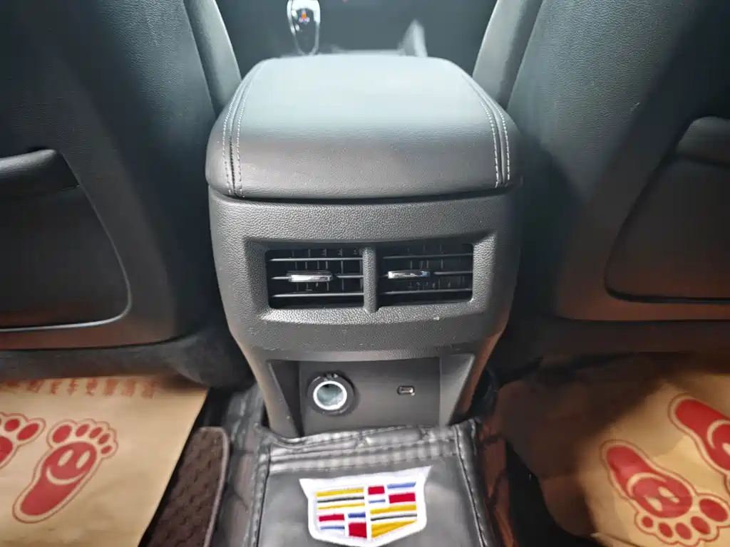 Cadillac CT5 — миниатюра 12