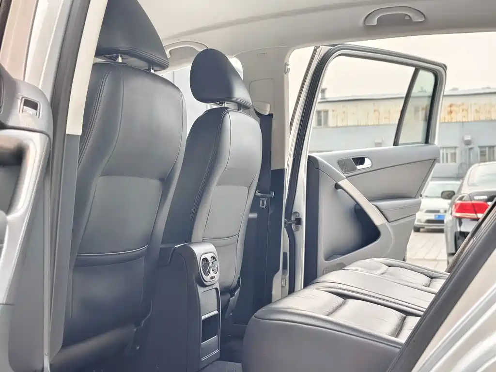 Volkswagen Tiguan — миниатюра 13