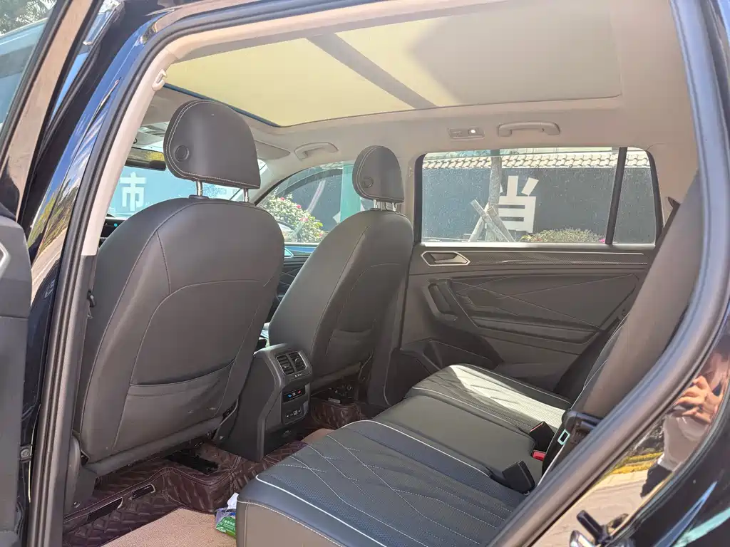 Volkswagen Tiguan L — миниатюра 7