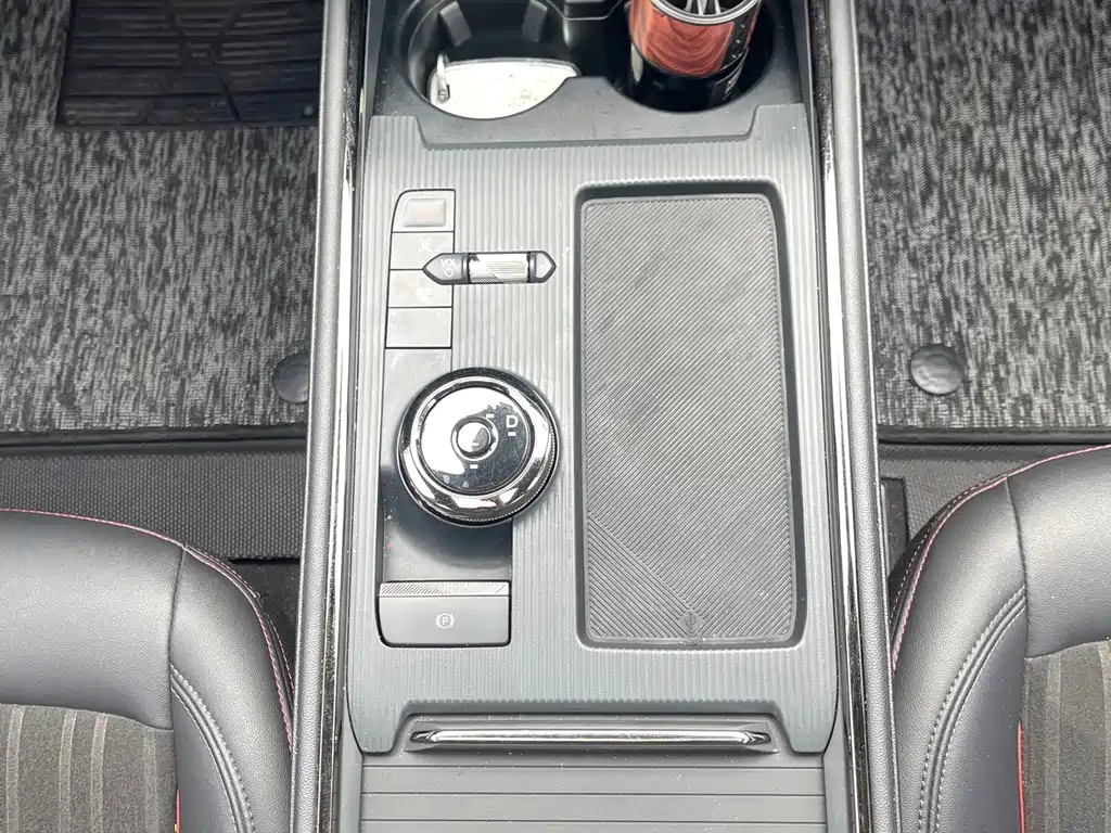 Ford Mondeo — миниатюра 11