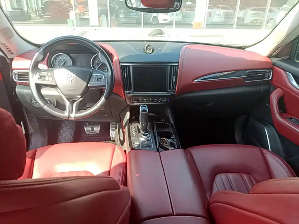 Maserati Levante — миниатюра 10