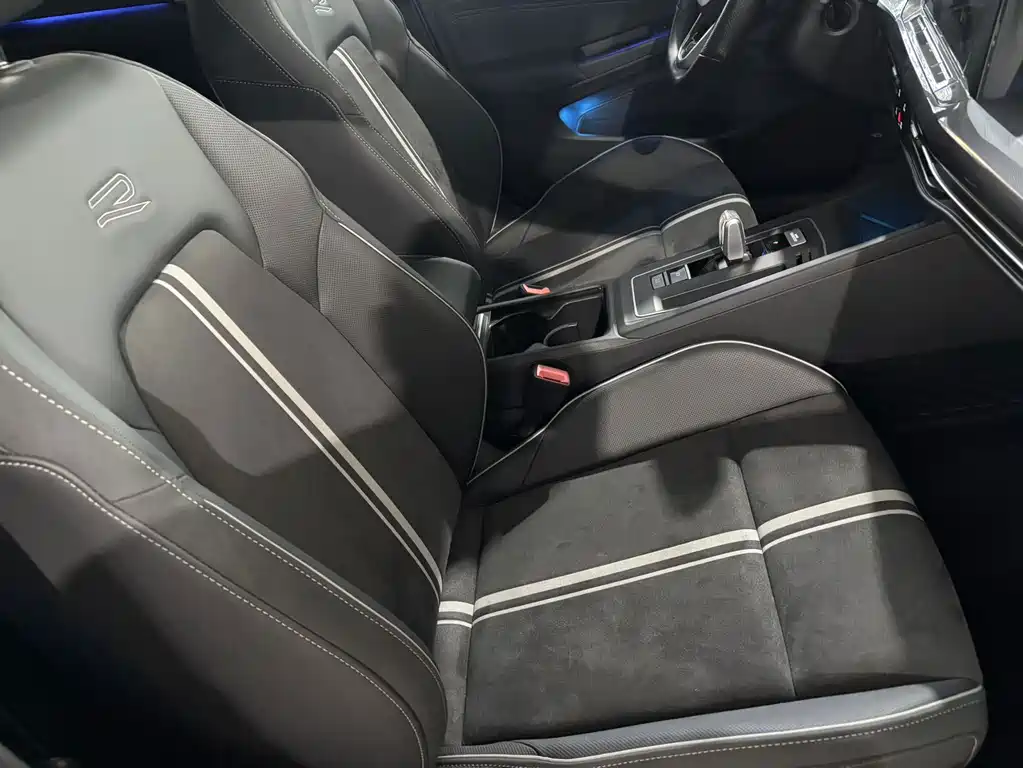 Volkswagen Golf — миниатюра 10