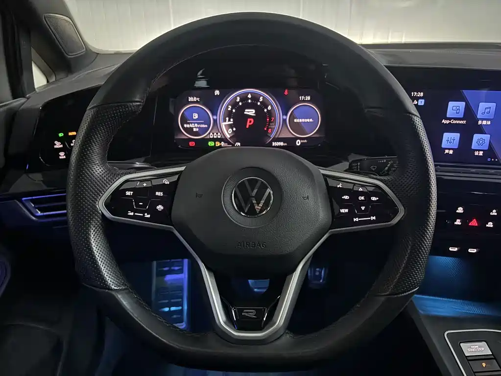 Volkswagen Golf — миниатюра 12