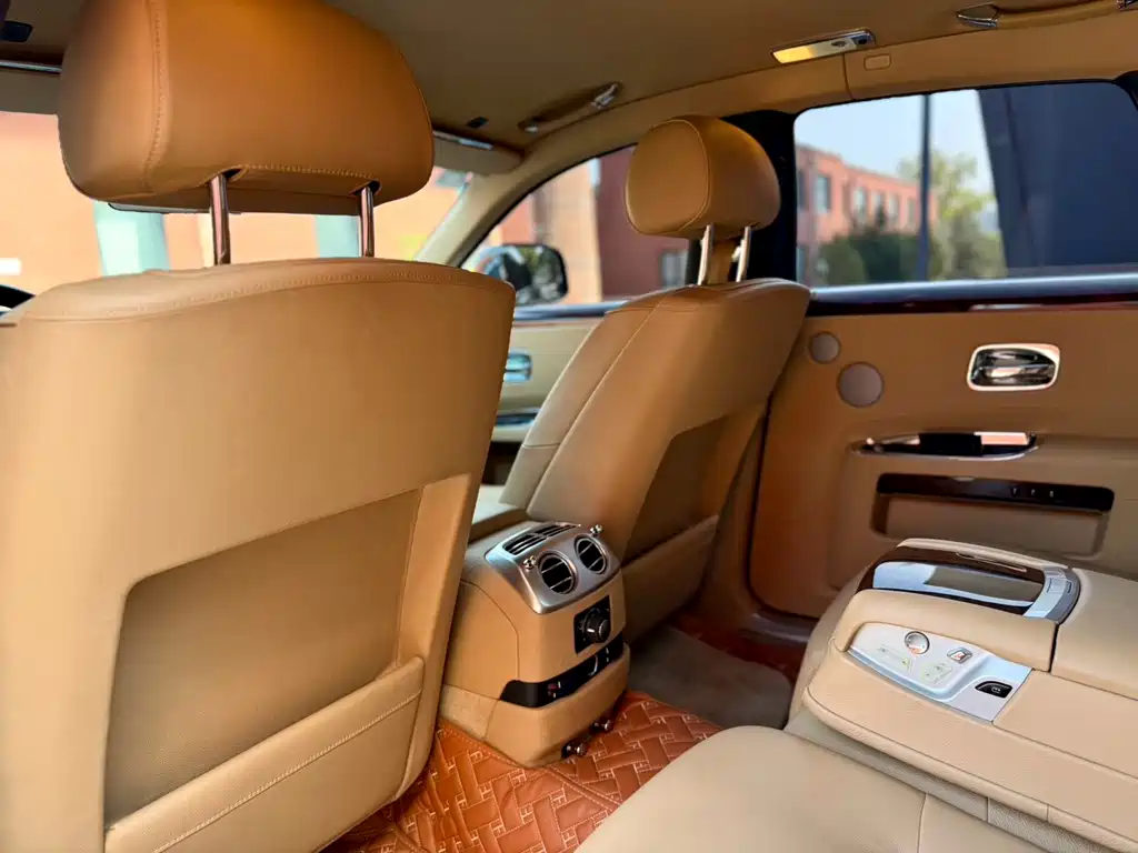 Rolls-Royce Ghost — миниатюра 13
