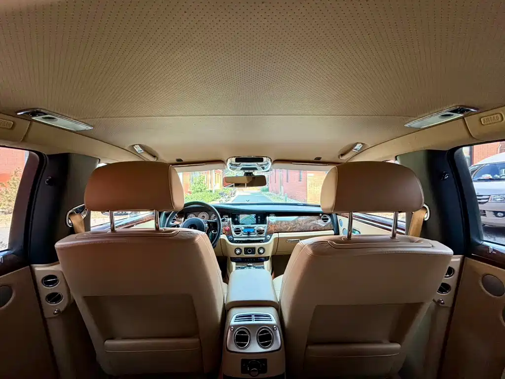 Rolls-Royce Ghost — миниатюра 15