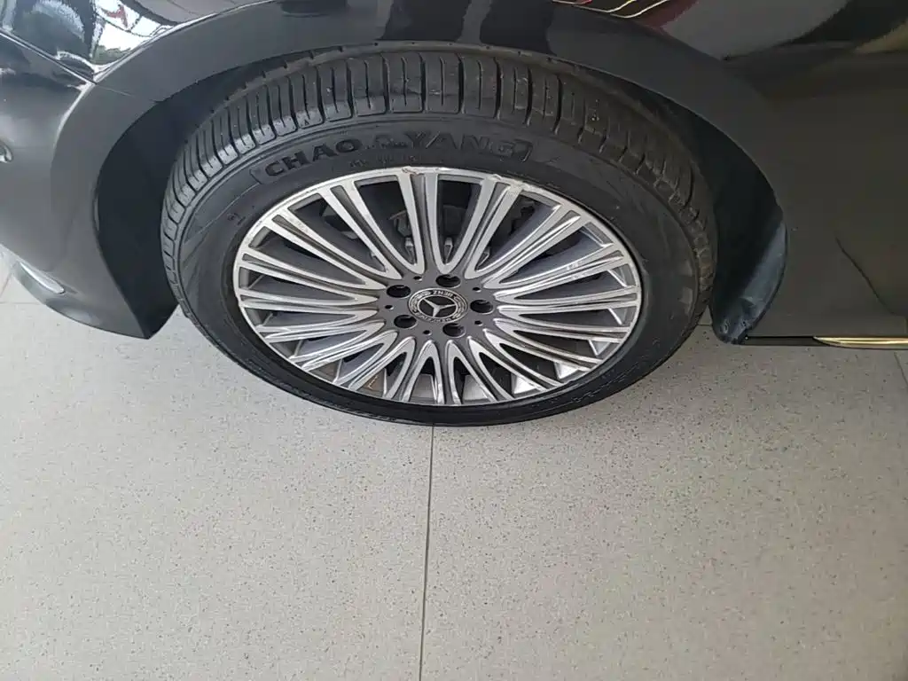 Mercedes-Benz E-Class — миниатюра 23