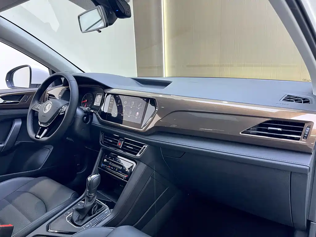 Volkswagen Tharu — миниатюра 8