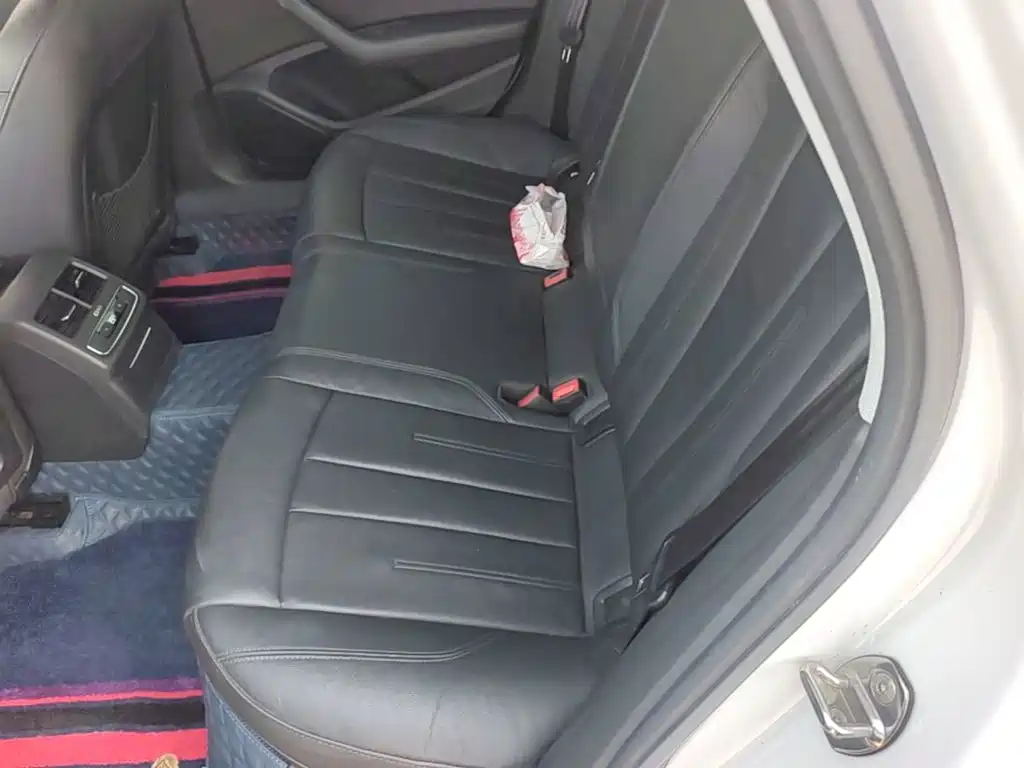 Audi A4L — миниатюра 22