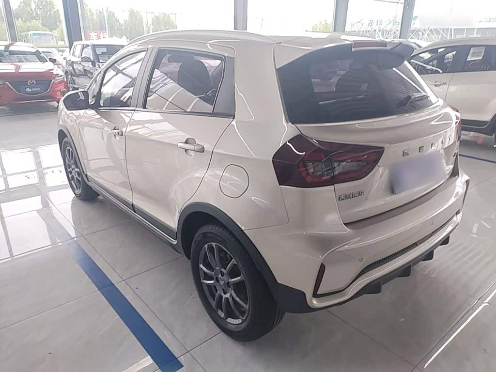 Geely Vision X3 1.5 л 2021 г. шампань/коричневый, пробег 26700 км