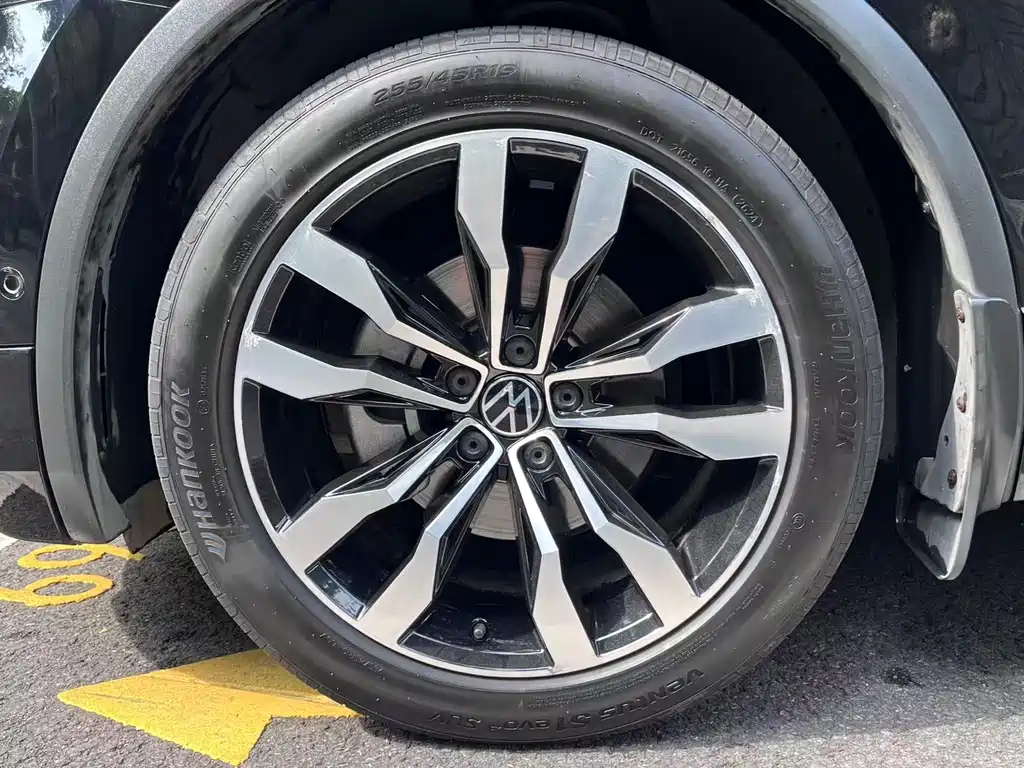 Volkswagen Tiguan L — миниатюра 17