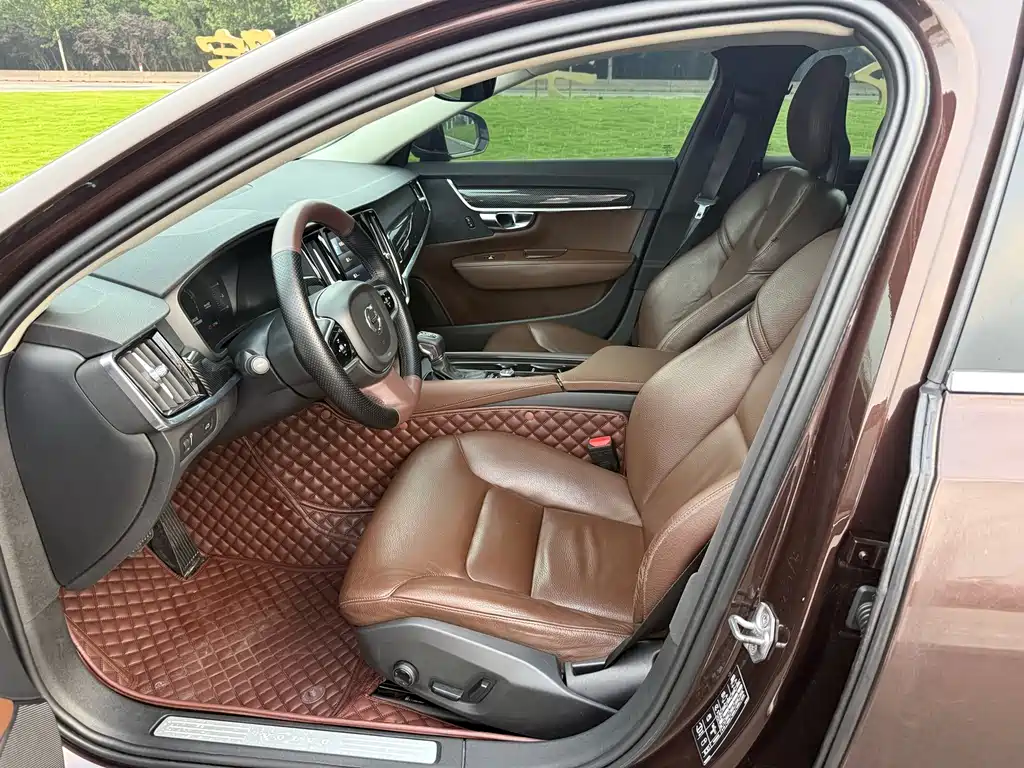 Volvo S90 — миниатюра 9