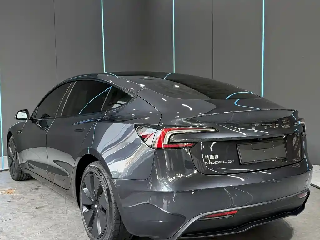 Tesla Model 3 — миниатюра 8
