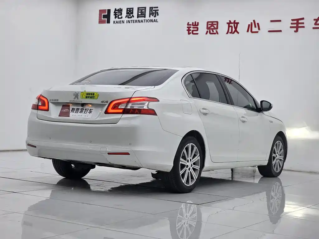 Peugeot 408 2015 1.2T AT Luxury