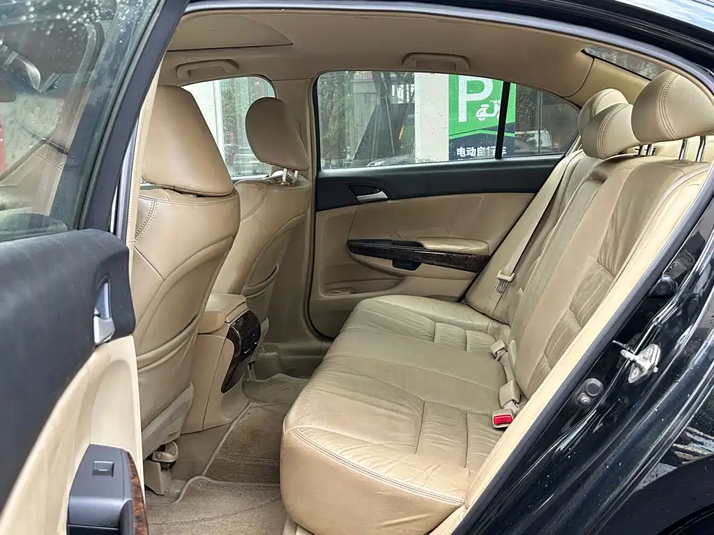 Honda Accord — миниатюра 8