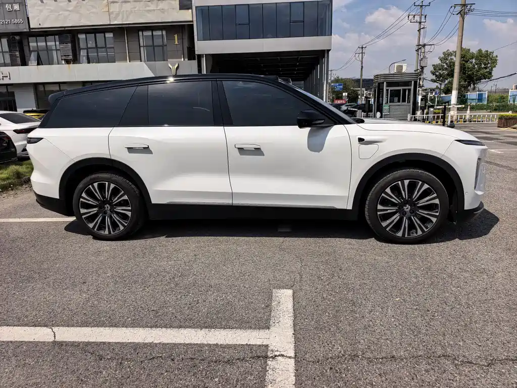 NIO ES8 — миниатюра 4
