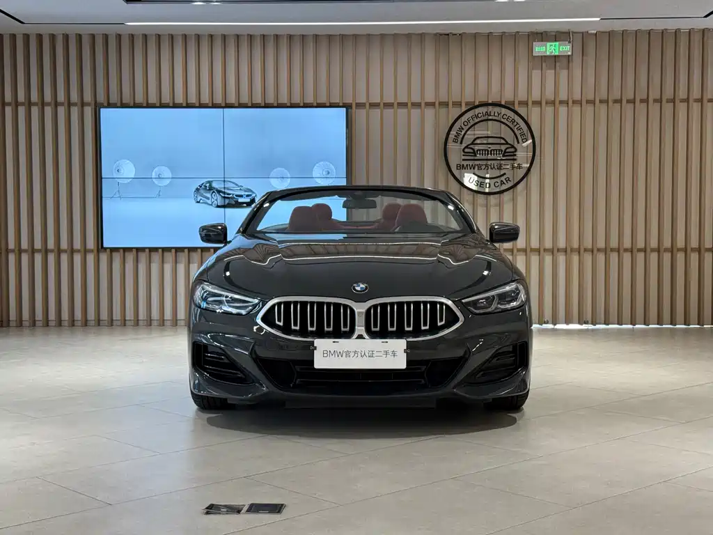 BMW 8 Series 840i Convertible Coupe M Sport Package, фото 2