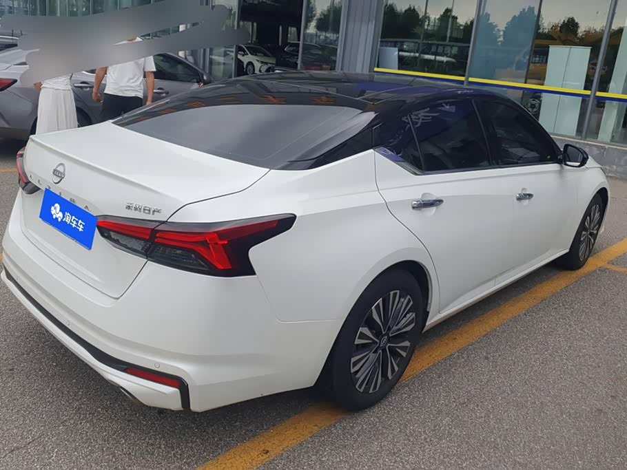 Nissan Teana 2.0 л 2024 г. Белый, пробег 36600 км