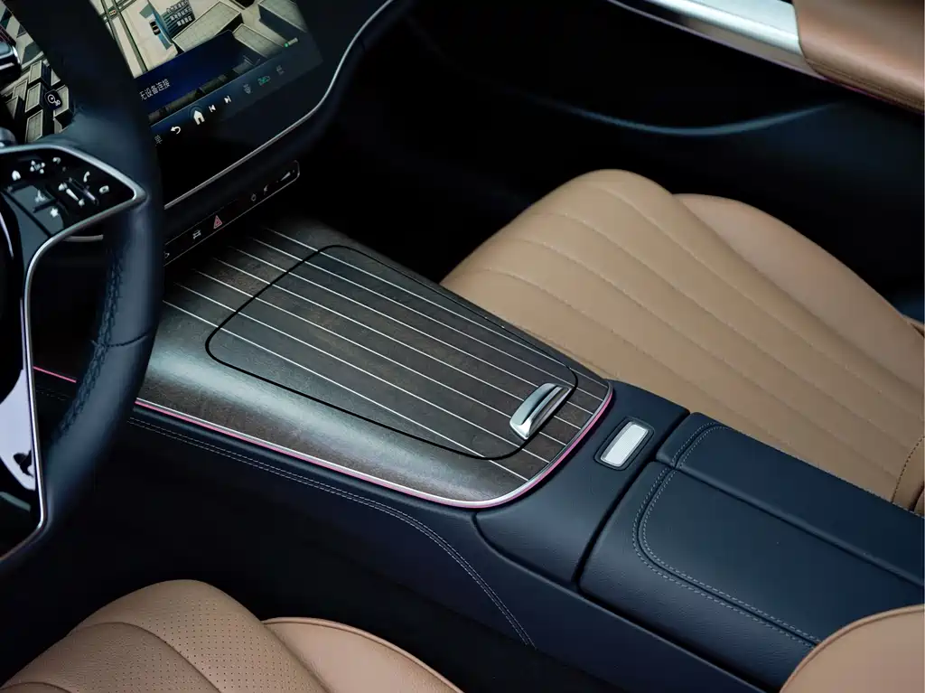 Mercedes-Benz E-Class — миниатюра 14