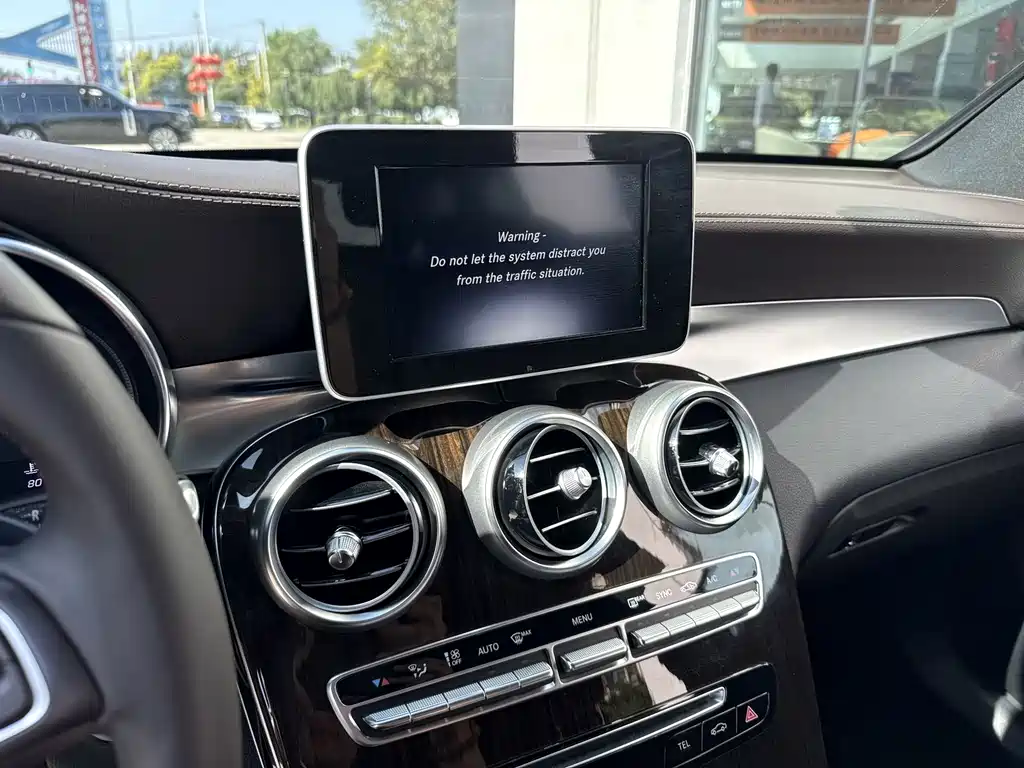 Mercedes-Benz GLC — миниатюра 10