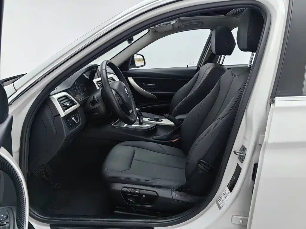 BMW 3 Series — миниатюра 10