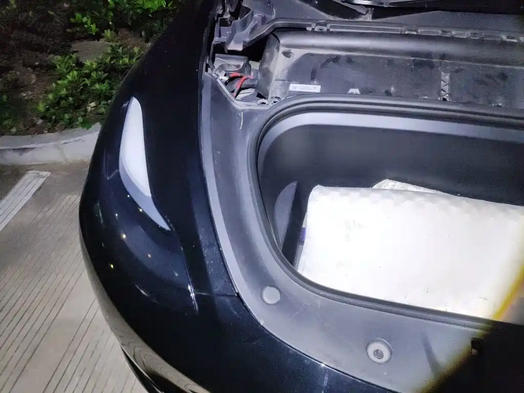 Tesla Model Y — миниатюра 21