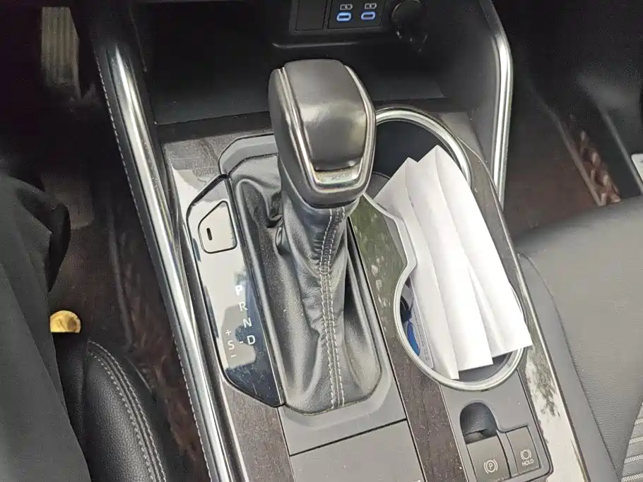 Toyota Crown Kluger — миниатюра 16