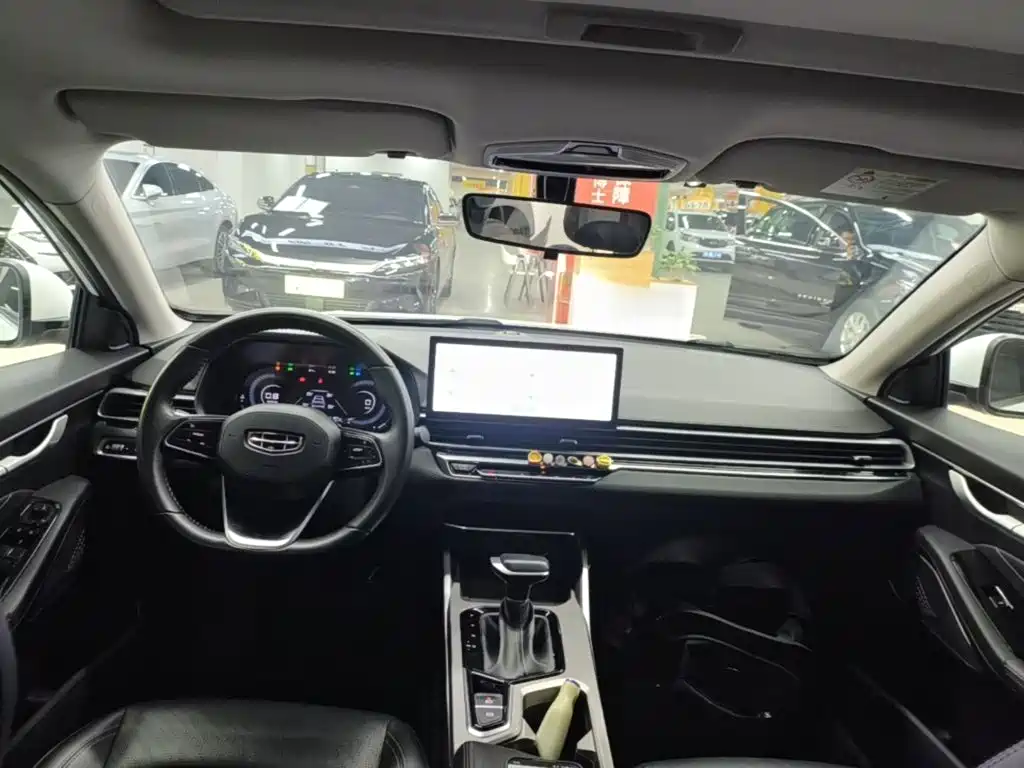 Geely Emgrand — миниатюра 10