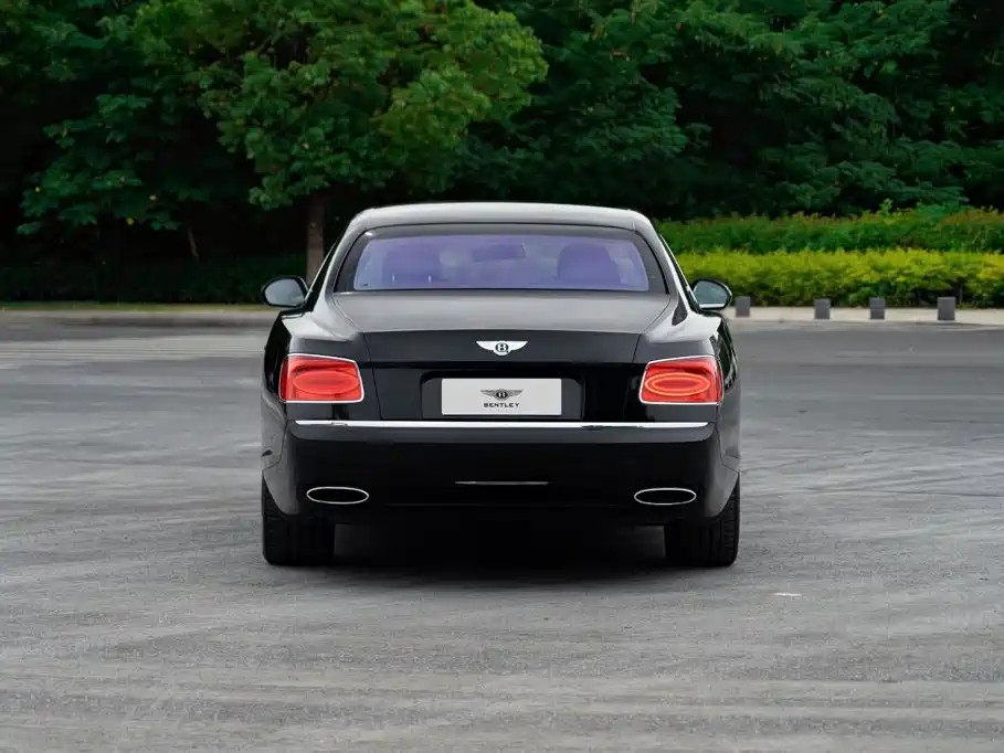 Bentley Flying Spur — миниатюра 4