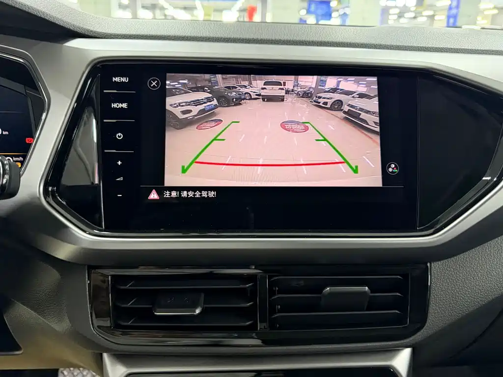 Volkswagen T-Cross - фото 9