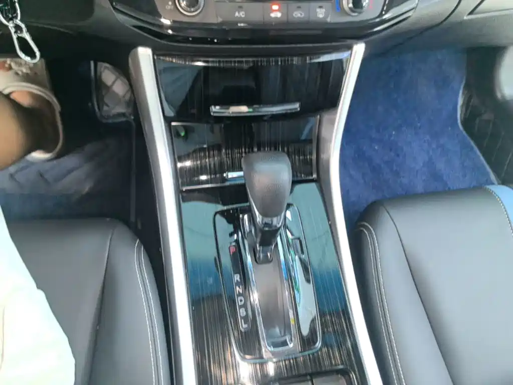 Honda Accord — миниатюра 14