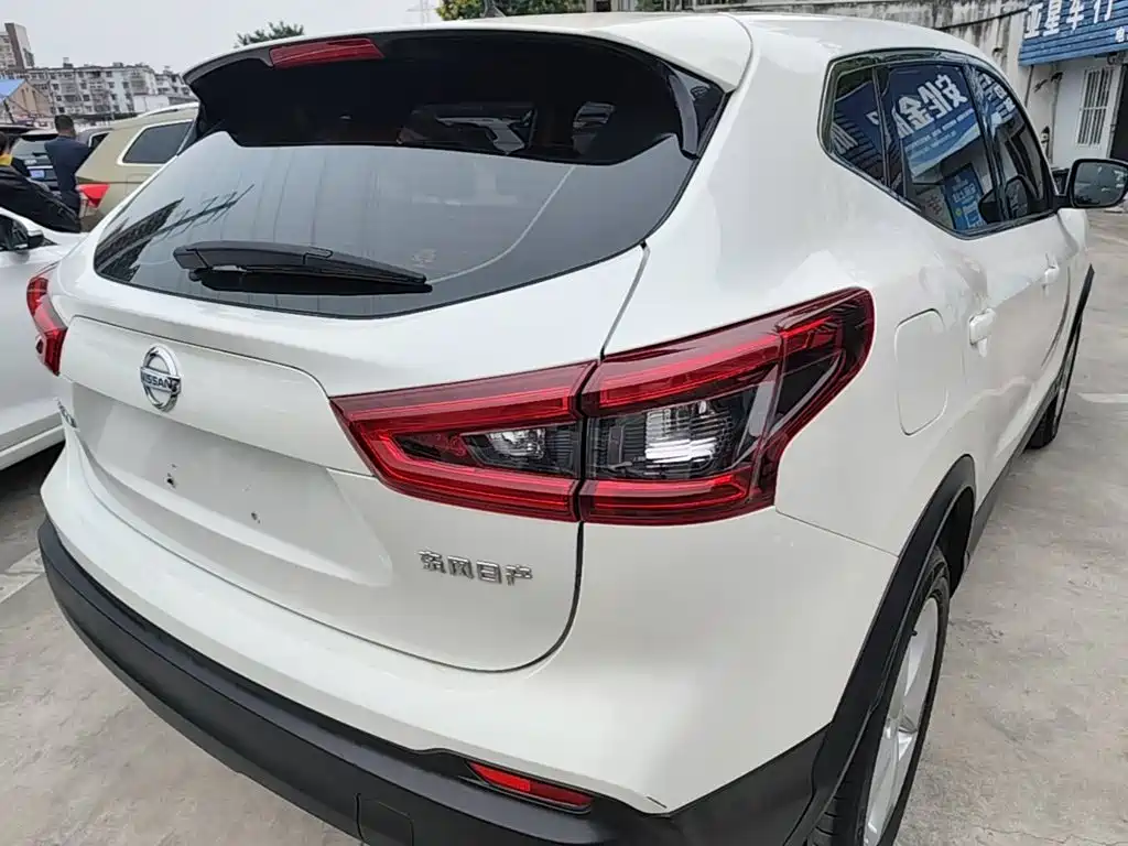 Nissan Qashqai — миниатюра 8