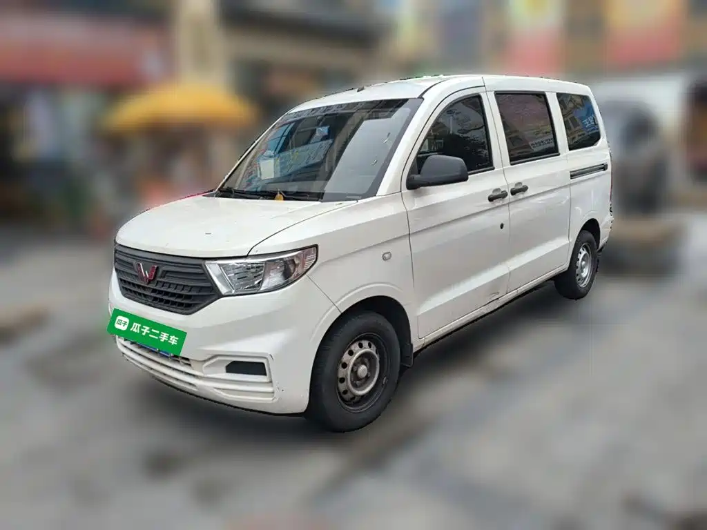 Wuling Hongguang V — миниатюра 2