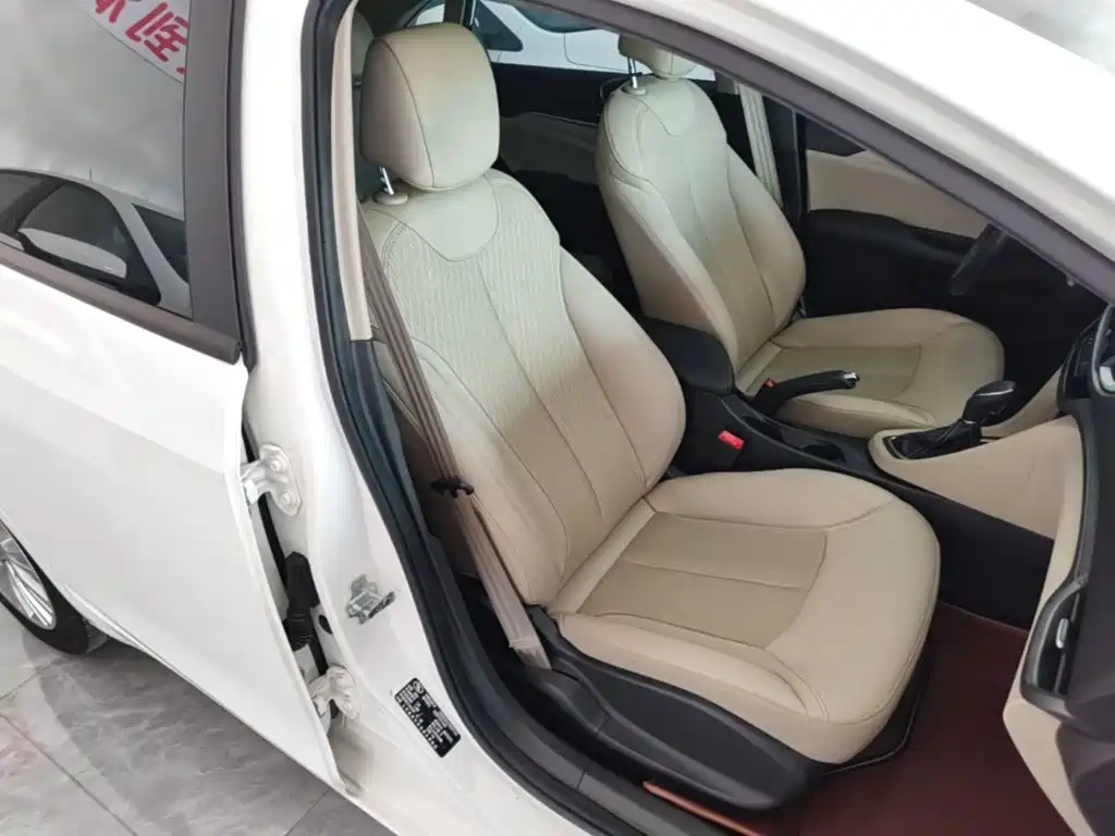 Buick Excelle — миниатюра 25
