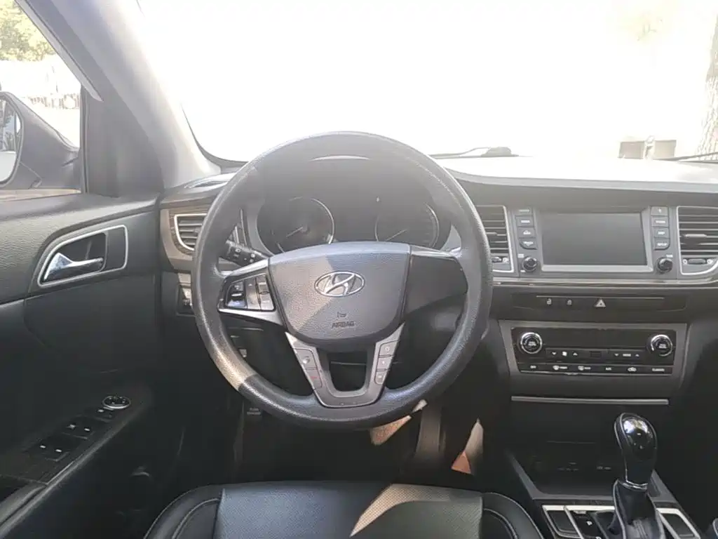 Hyundai Mistra — миниатюра 11