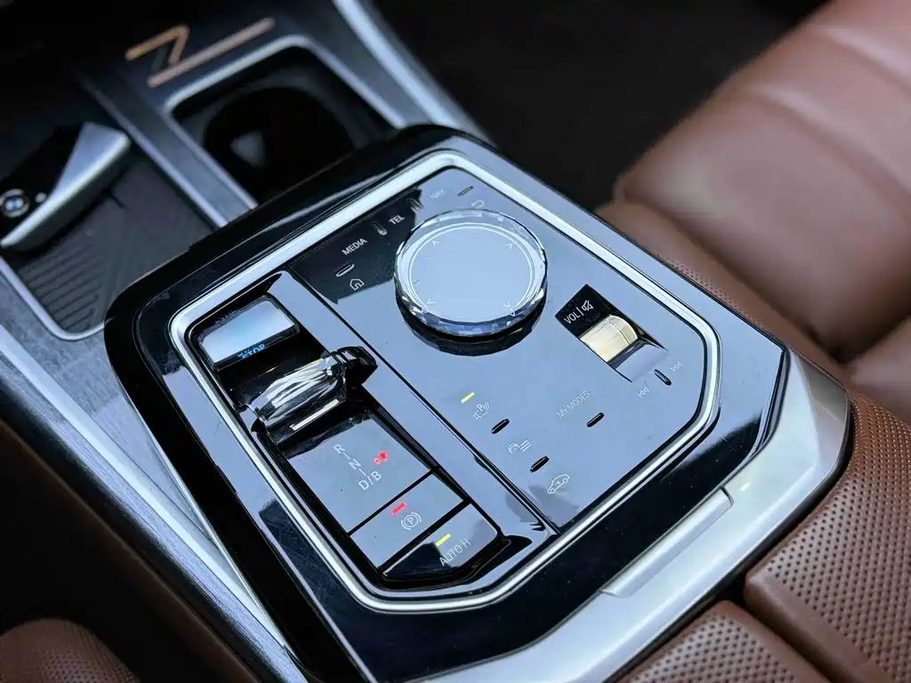 BMW i7 — миниатюра 11