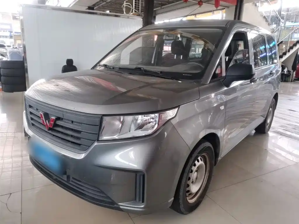 Wuling Hongguang PLUS 2021