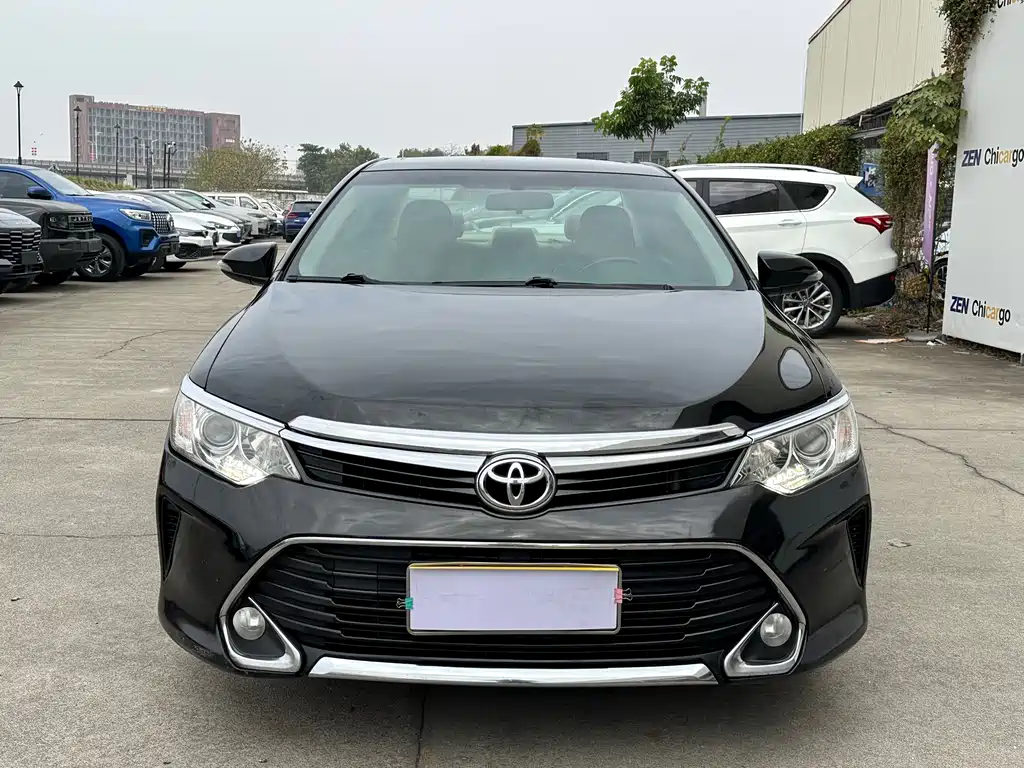 TOYOTA CAMRY