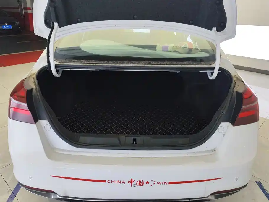Geely Emgrand — миниатюра 4