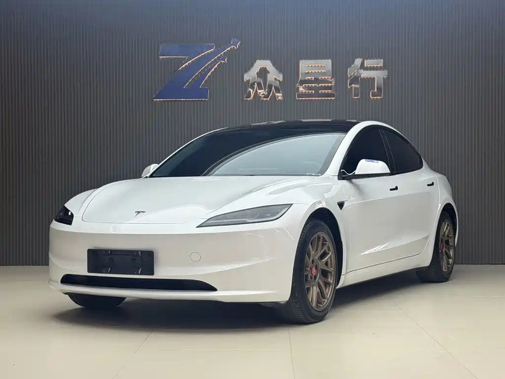 Tesla Model 3 2024
