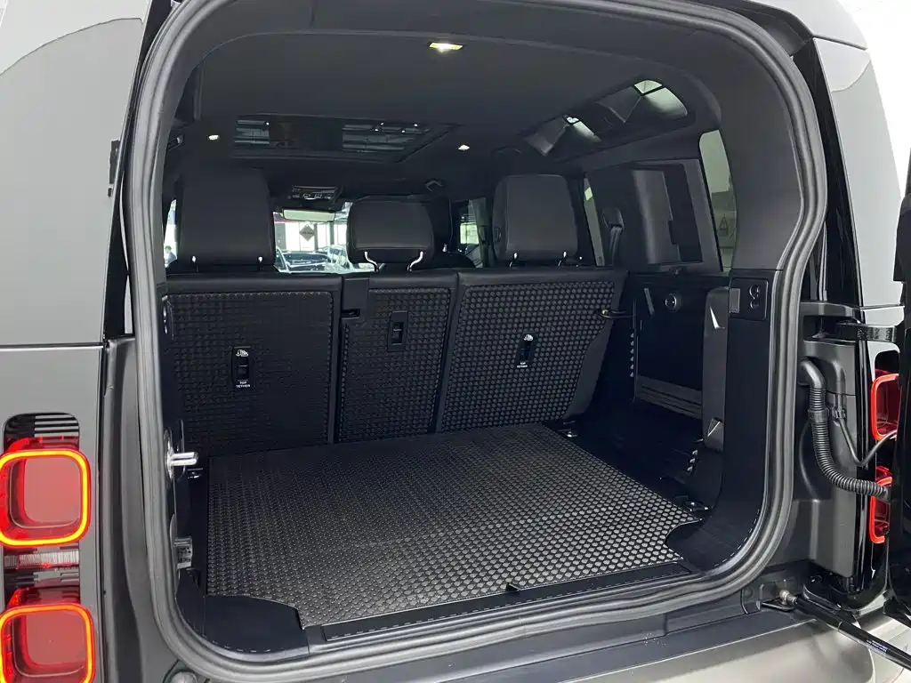 Land Rover Defender — миниатюра 32