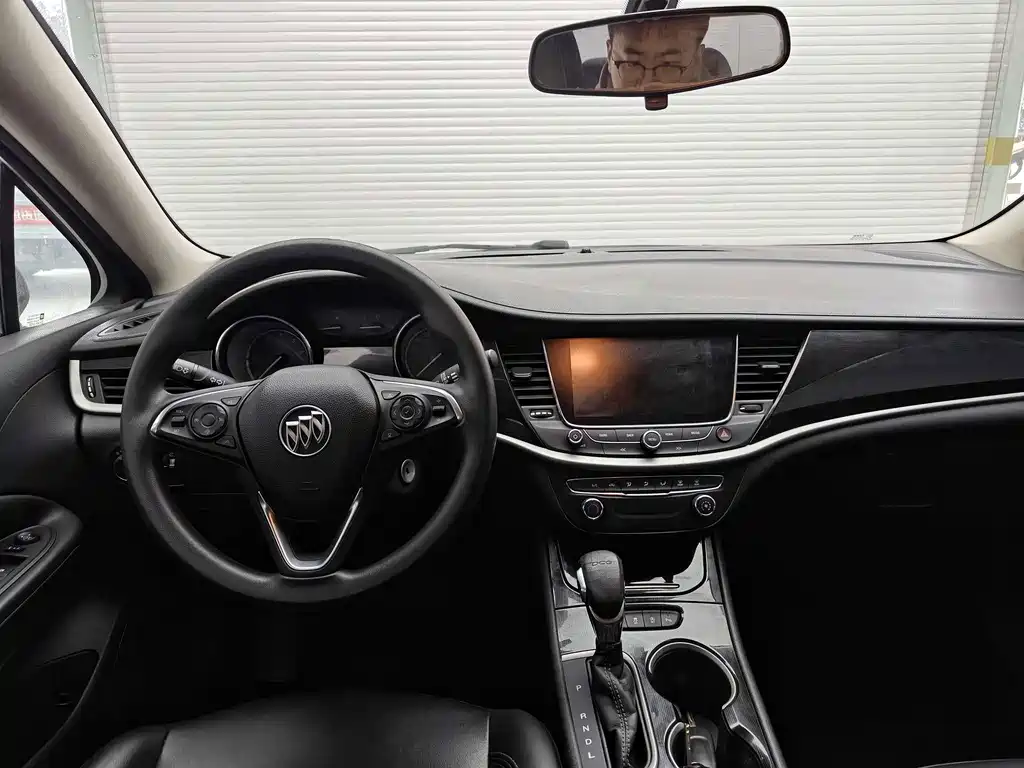 Buick Verano — миниатюра 12