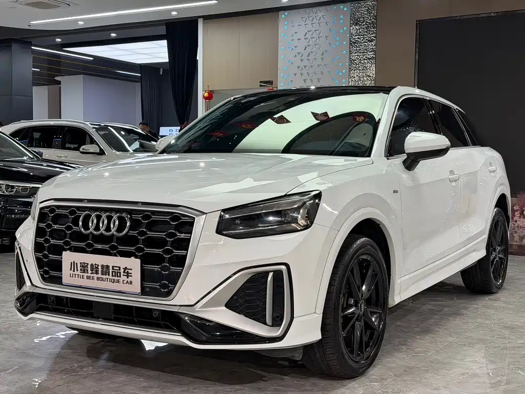 Audi Q2L 2023
