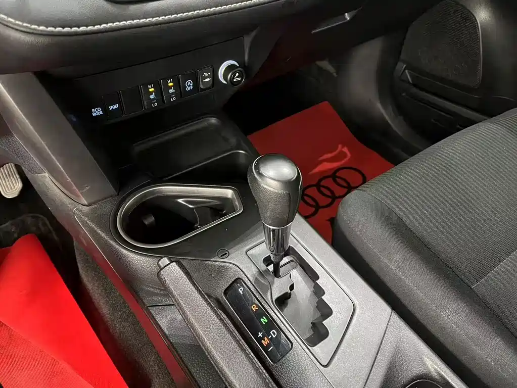 TOYOTA RAV4 RONGFANG