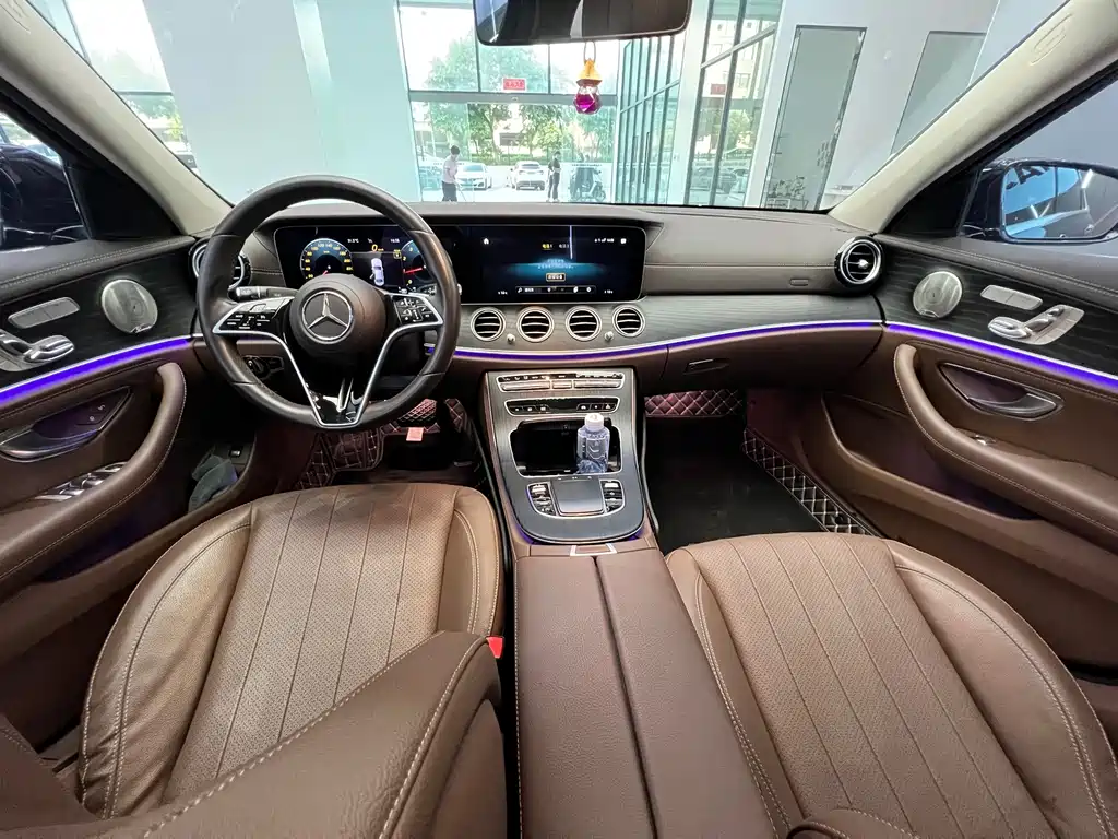 Mercedes-Benz E-Class — миниатюра 5