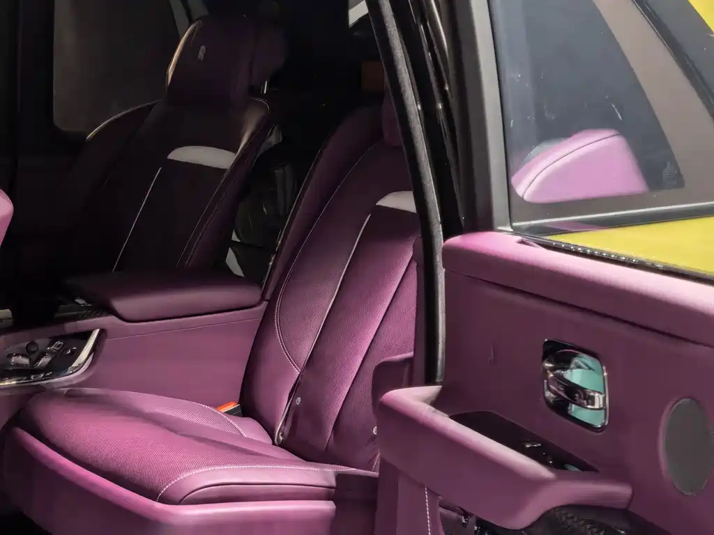 Rolls-Royce Cullinan — миниатюра 8