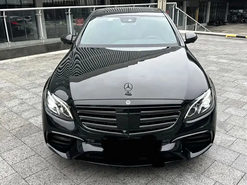 Mercedes-Benz E-Class — миниатюра 2