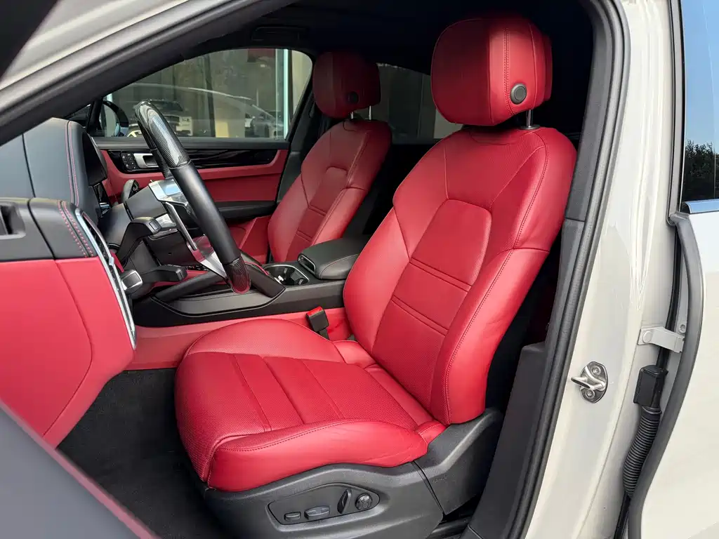 Porsche Cayenne — миниатюра 5